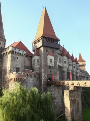 castelul-corvinilor